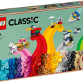 11021 LEGO  Classic 90 vuotta leikkien lumoissa